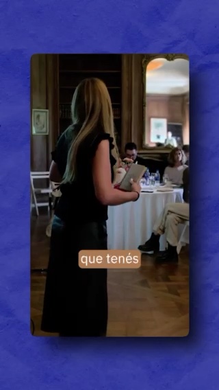 Nata Bernardoni facilitando un taller